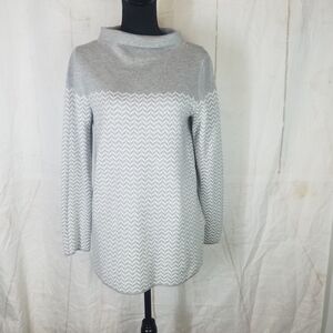 Aspen gray Chevron print crew neck sweater